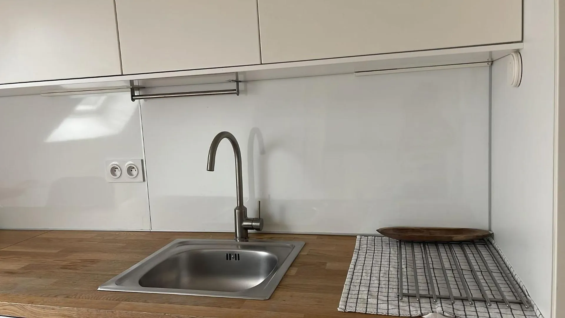 Central Paris Emplacement Exceptionnel Nid Coquet Tout Equipe Salle De Bains Wc Vue Paris Climatisation Ascenseur Apartamento